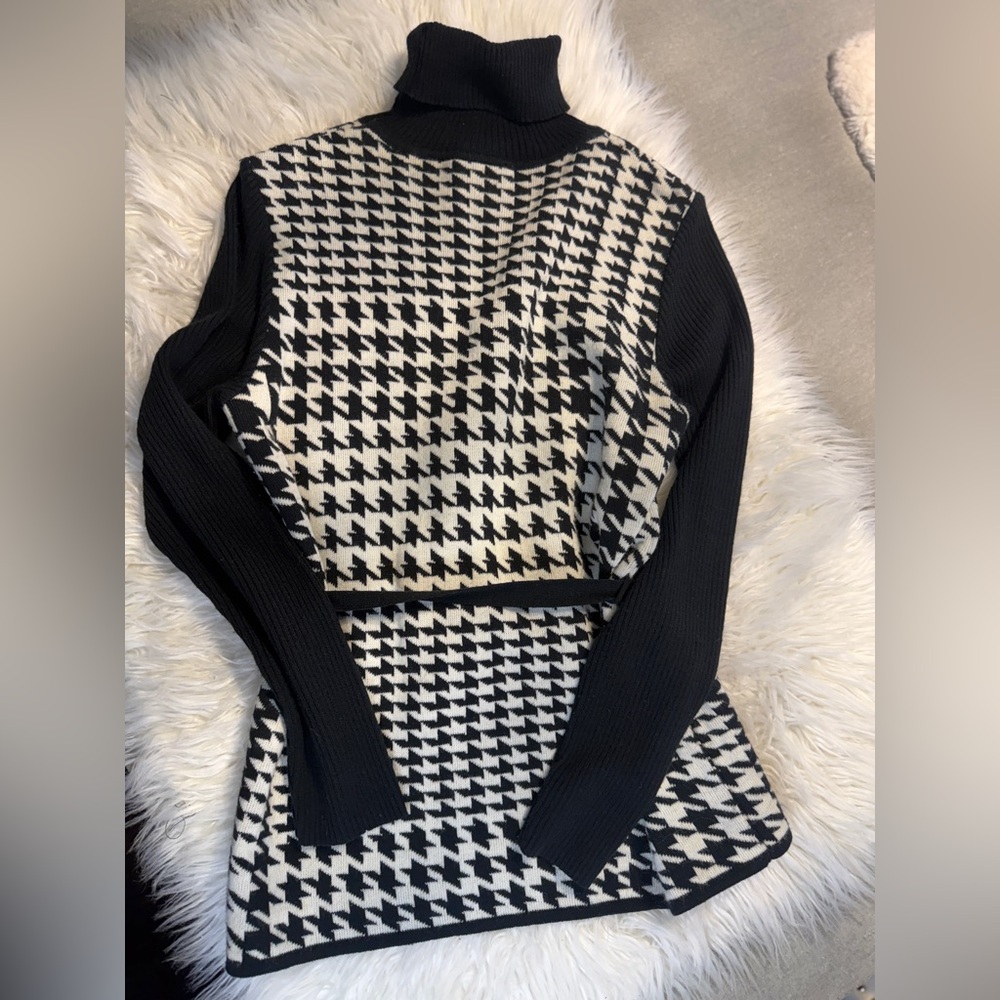 Nina Leonard Black and White Houndstooth Turtleneck Sweater - Picture 10 of 10